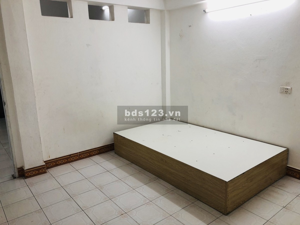 Cho thuê nhà giá rẻ ở phố Quan Nhân, quận Cầu Giấy, Hà Nội (có nhà ngay)