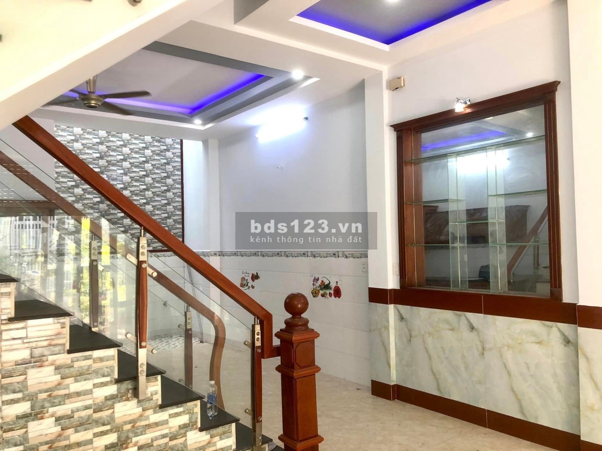 Bán nhà siêu phẩm 4 tầng ngay hẽm 8m ôtô tải đậu vào nhà, ngang 5m nở hậu, giá 5.x tỷ
