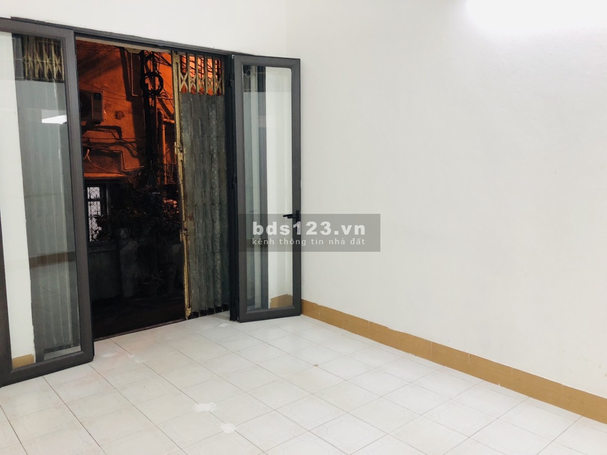 Cho thuê nhà giá rẻ ở phố Quan Nhân, quận Cầu Giấy, Hà Nội (có nhà ngay)