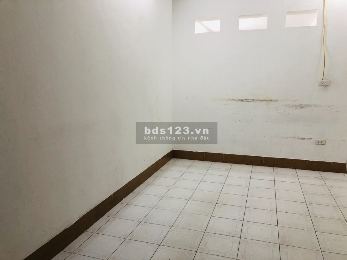 Cho thuê nhà giá rẻ ở phố Quan Nhân, quận Cầu Giấy, Hà Nội (có nhà ngay)
