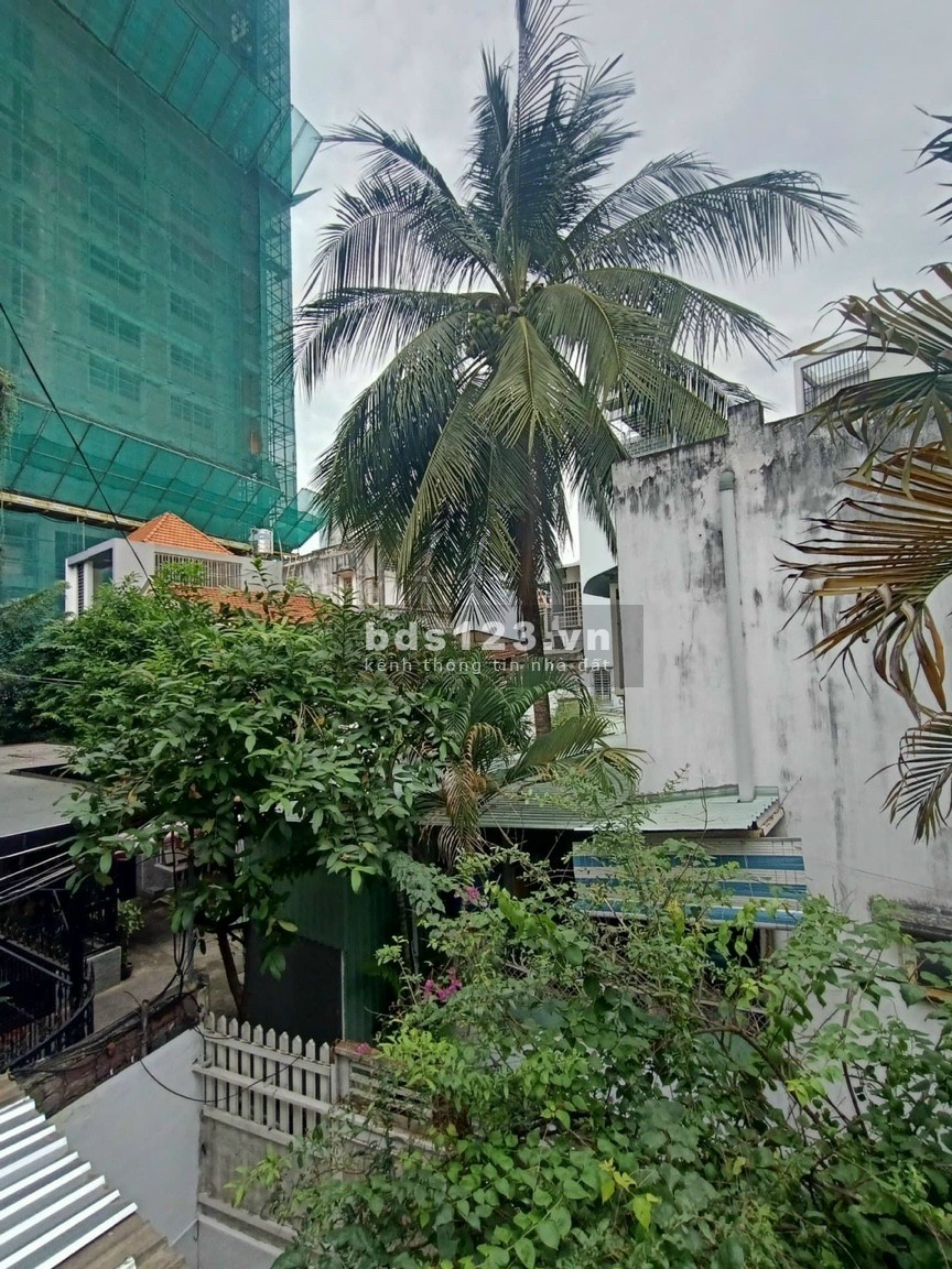Bán gấp nhà Phú Nhuận 60m2, 5 tỷ 700 cực rẻ không quy hoạch