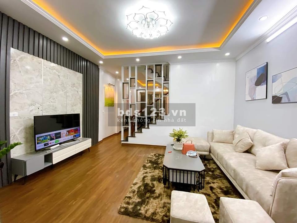 Bán nhà đẹp ở ngay, ngõ to rộng Bạch Mai Hai Bà Trưng 30m2,5 tầng