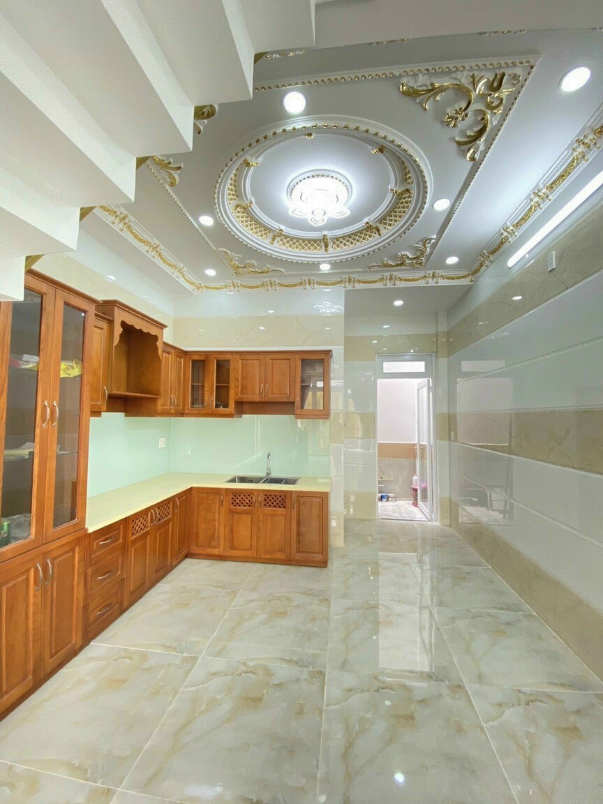 Chủ cần bán nhà đẹp, quận Bình Tân, 3.5 tầng (4X14), đường 6m, giá 4.95 tỷ