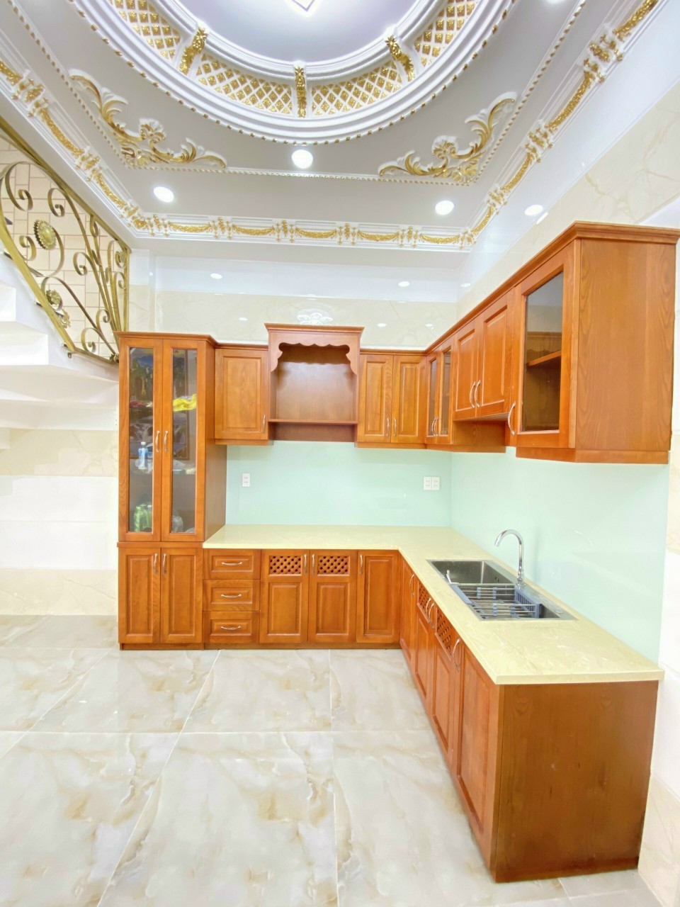 Chủ cần bán nhà đẹp, quận Bình Tân, 3.5 tầng (4X14), đường 6m, giá 4.95 tỷ