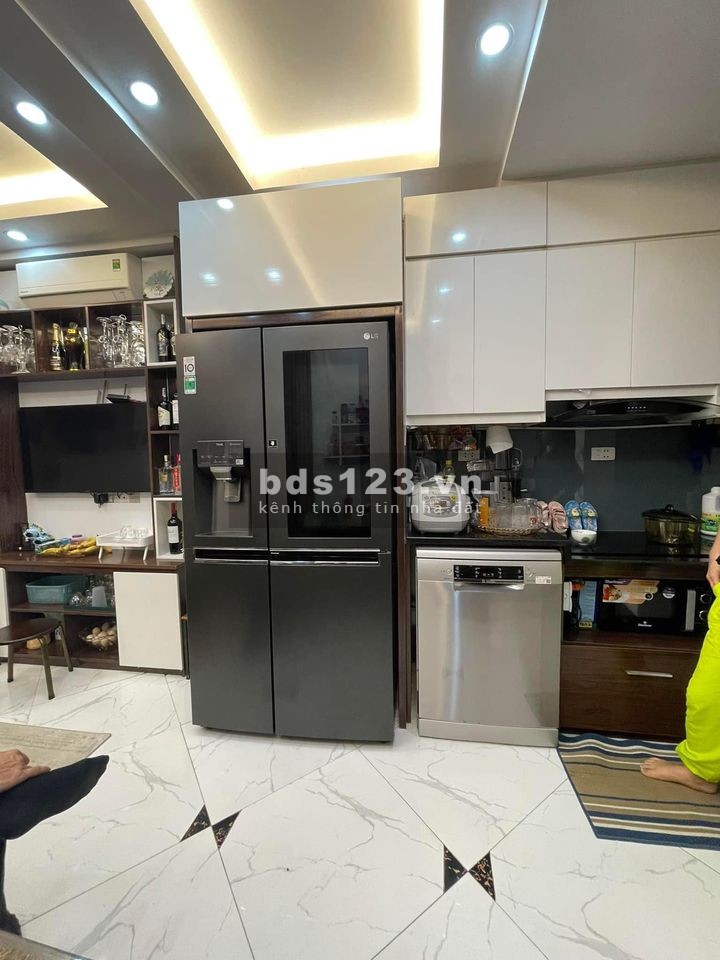 Bán Gấp căn nhà phố Giáp Bát ô tô đỗ cửa. giá rẻ quá