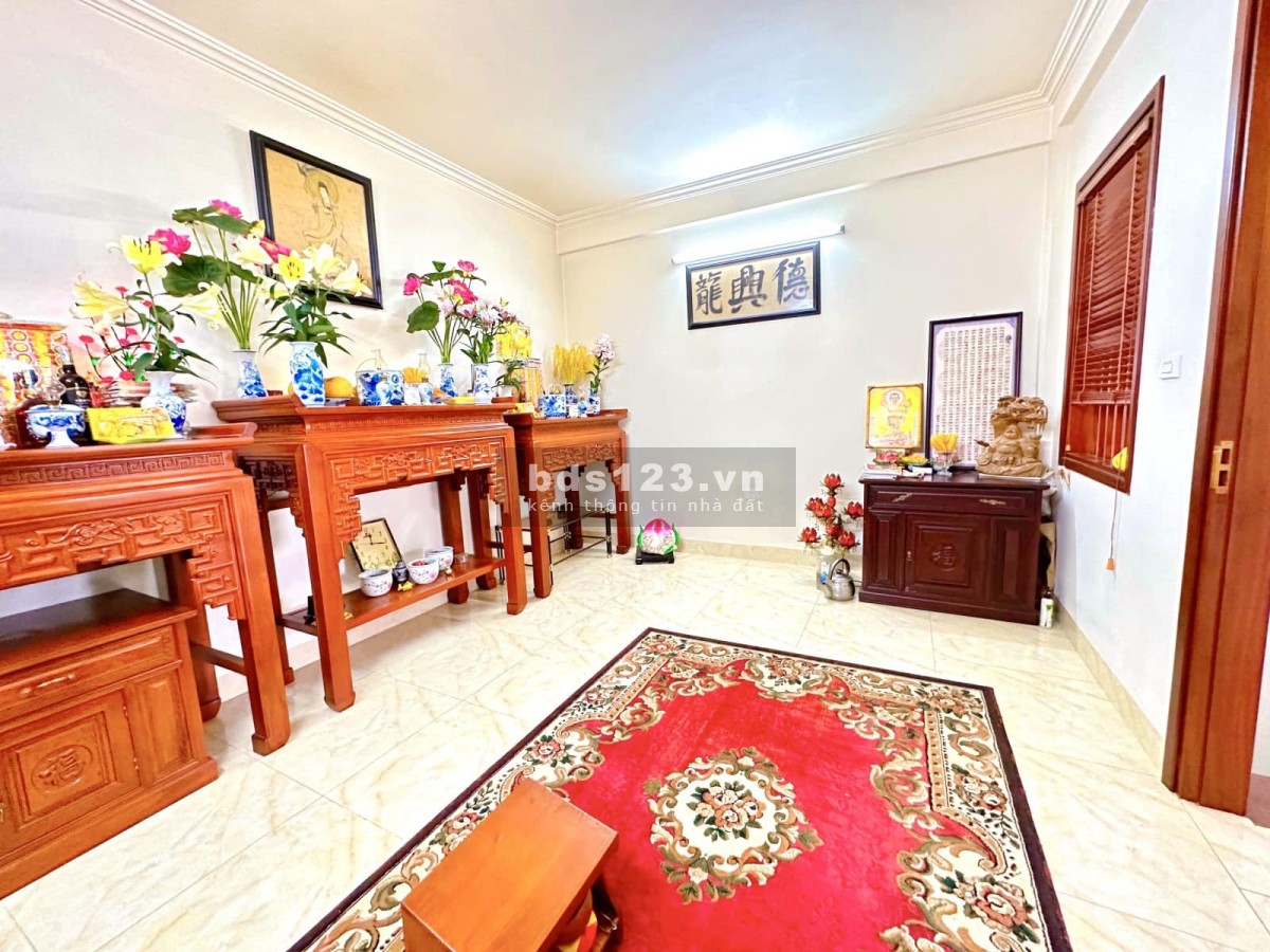 Bán nhà đẹp nằm trong khu phân lô Nguyễn Khánh Toàn, nhà đẹp 60m oto vào nhà giá 10 tỷ