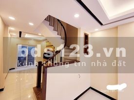 Hơn 3tỷ bán nhà Âu Cơ Tây Hồ 40m ngõ thông ô tô, mua là thắng.