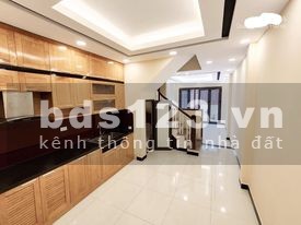 Hơn 3tỷ bán nhà Âu Cơ Tây Hồ 40m ngõ thông ô tô, mua là thắng.