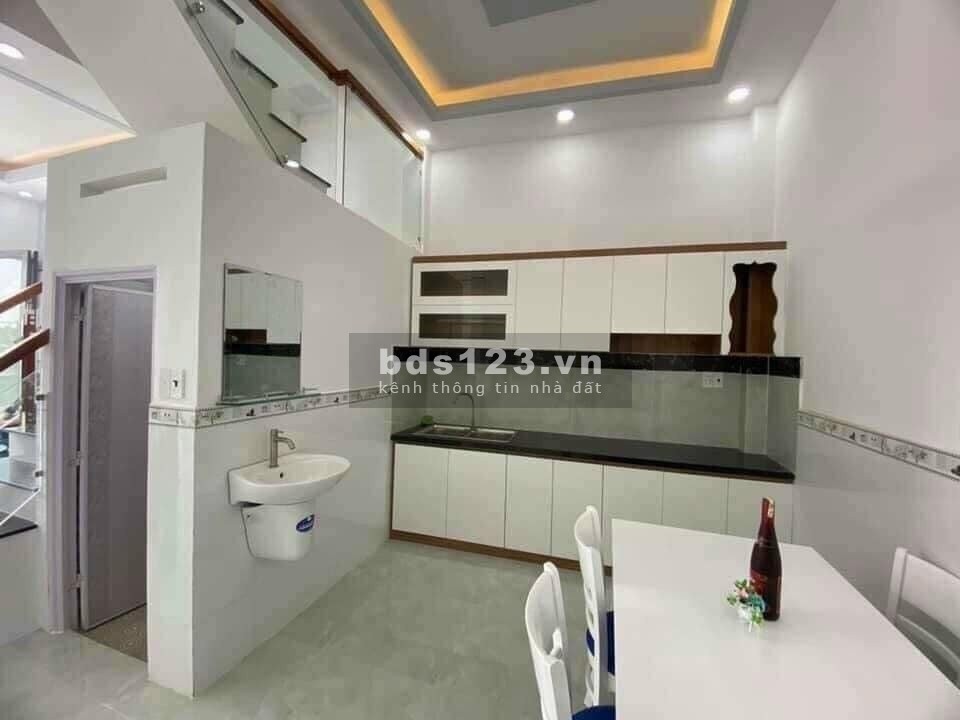 Bán nhà 1 Trệt, 1 Lầu, 1tỷ7,SHR, QL50 Bình Chánh 80m2