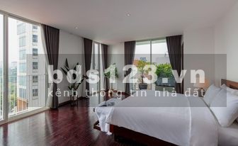 Bán ngôi nhà mặt phố Xuân Diệu Tây Hồ 100m2, giá 24 tỷ.