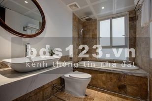 Bán ngôi nhà mặt phố Xuân Diệu Tây Hồ 100m2, giá 24 tỷ.