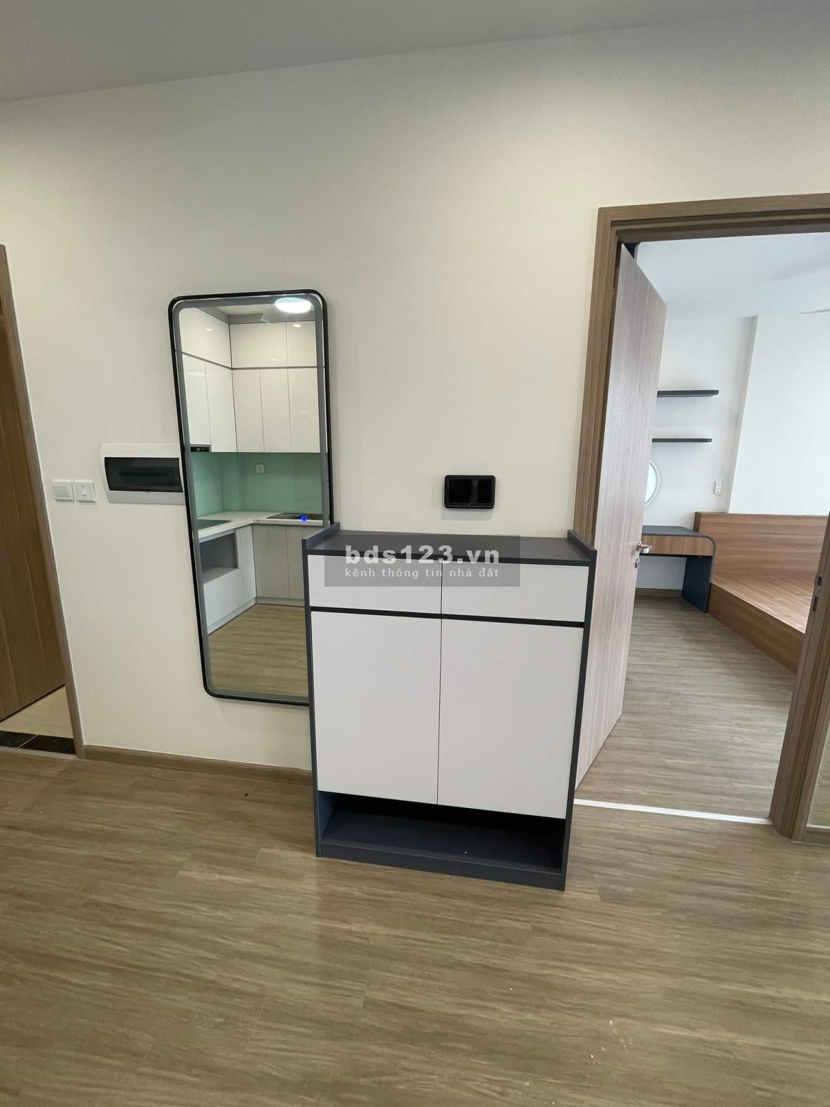 Bán căn hộ nhanh tại Vinhomes (1pn + 1), giá 1,7 tỷ full nội thật