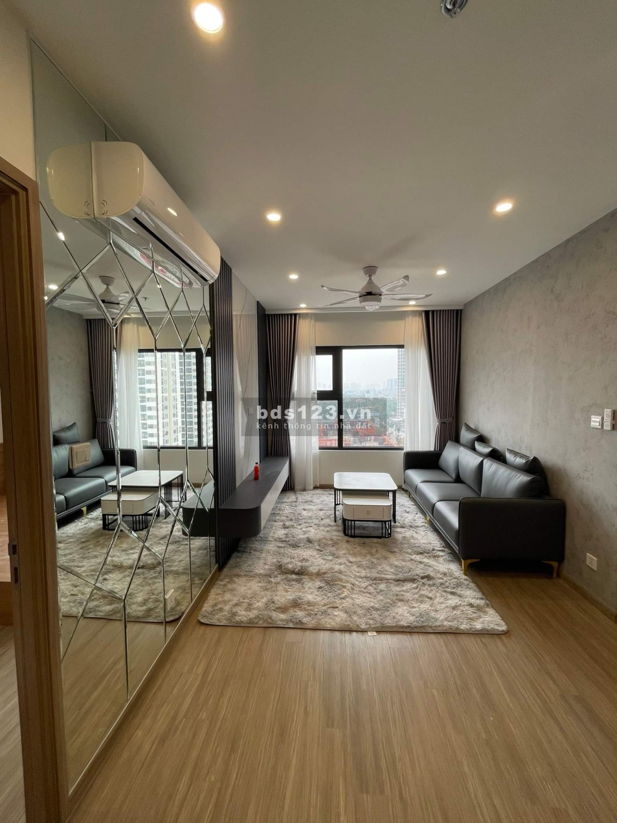 Bán căn hộ nhanh tại Vinhomes (1pn + 1), giá 1,7 tỷ full nội thật