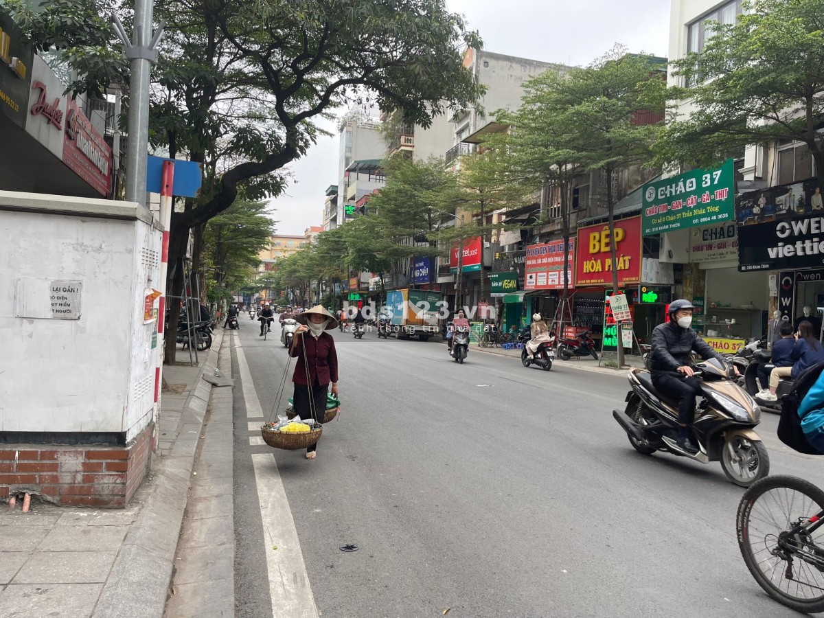 Cho thuê mặt bằng kinh doanh ngay mặt phố Khâm Thiên