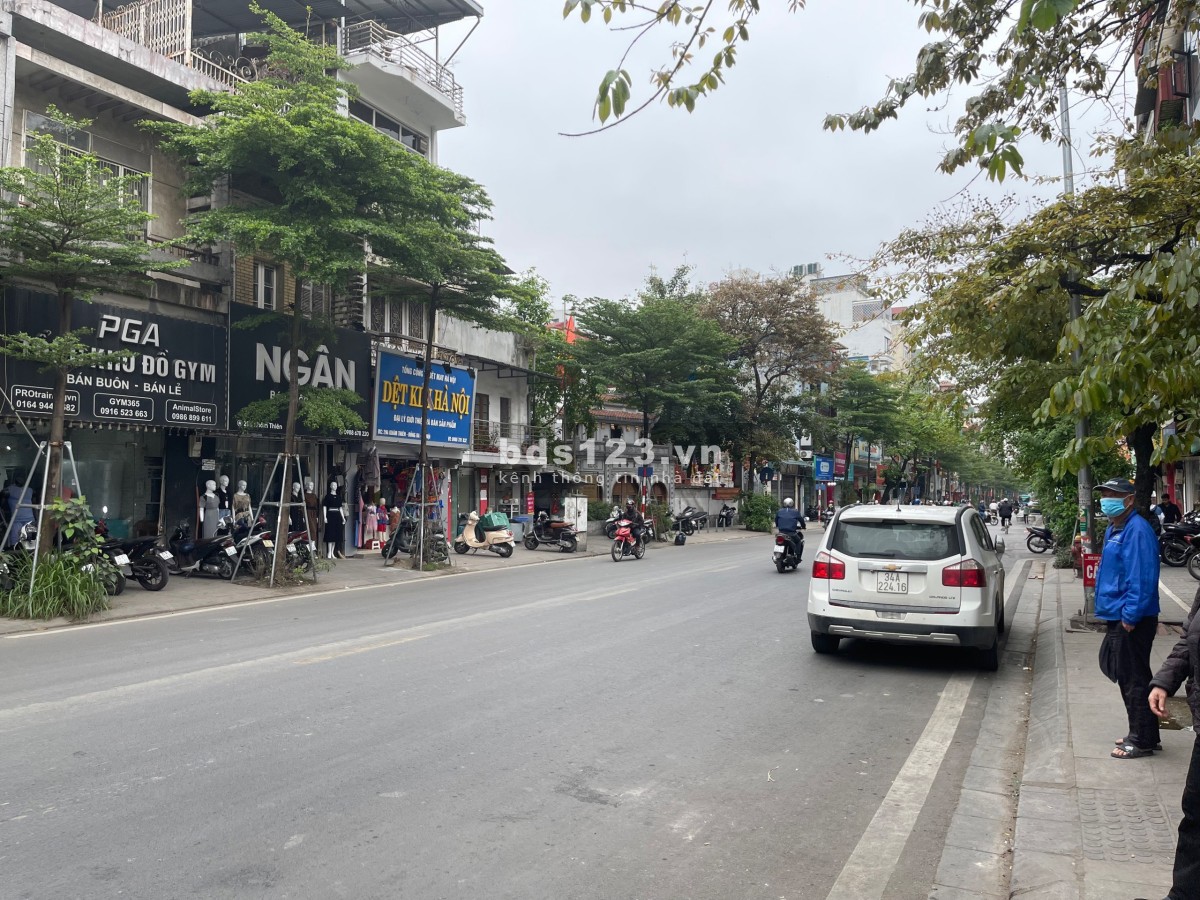 Cho thuê mặt bằng kinh doanh ngay mặt phố Khâm Thiên
