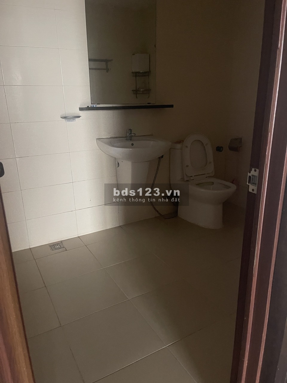 Chính chủ cần cho thuê nhà nguyên căn 4t 3pn 2wc giá chỉ 13tr
