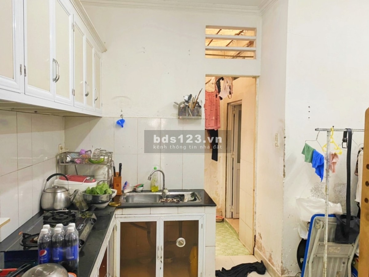 Bán nhà gấp Huỳnh Văn Bánh q PN 75m2 nhà 3 tầng giá từ 9 tỷ còn chỉ 7,5 tỷ (thương lượng)