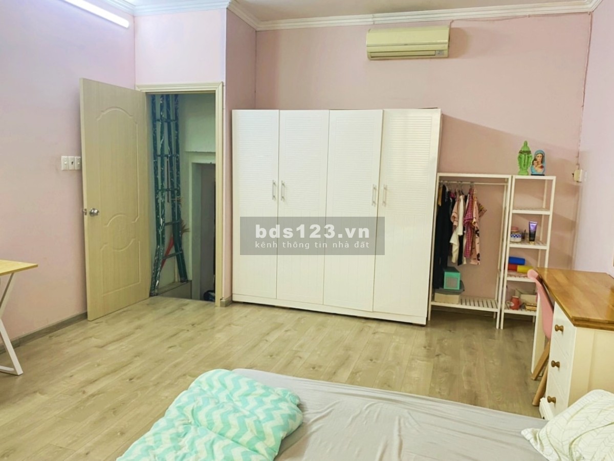 Bán nhà gấp Huỳnh Văn Bánh q PN 75m2 nhà 3 tầng giá từ 9 tỷ còn chỉ 7,5 tỷ (thương lượng)