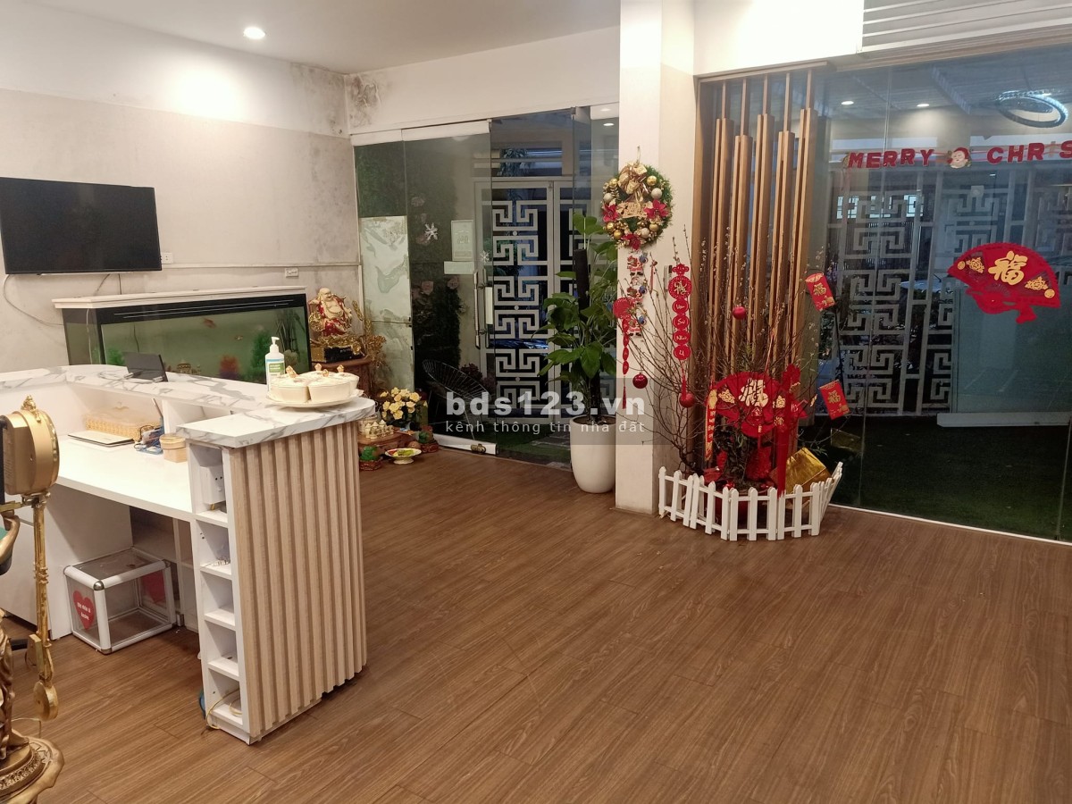 Bán nhà riêng ngõ to/rộng - Ô tô đỗ cửa - Mặt tiền lớn - Gần hồ tây