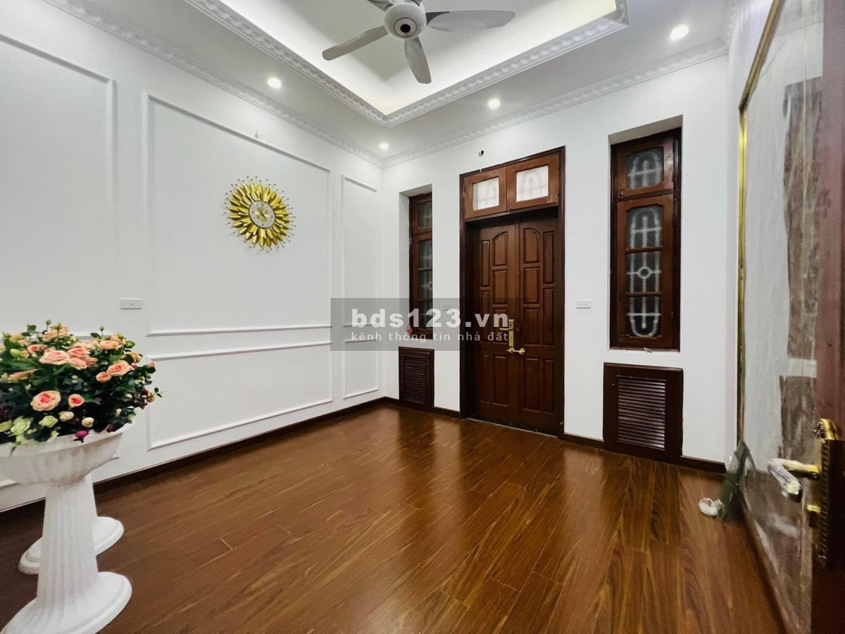 Bán nhà riêng hàng hiếm duy nhất 1 că phố Hoa Bằng - Ngõ thông - Gara ô tô - Kinh doanh