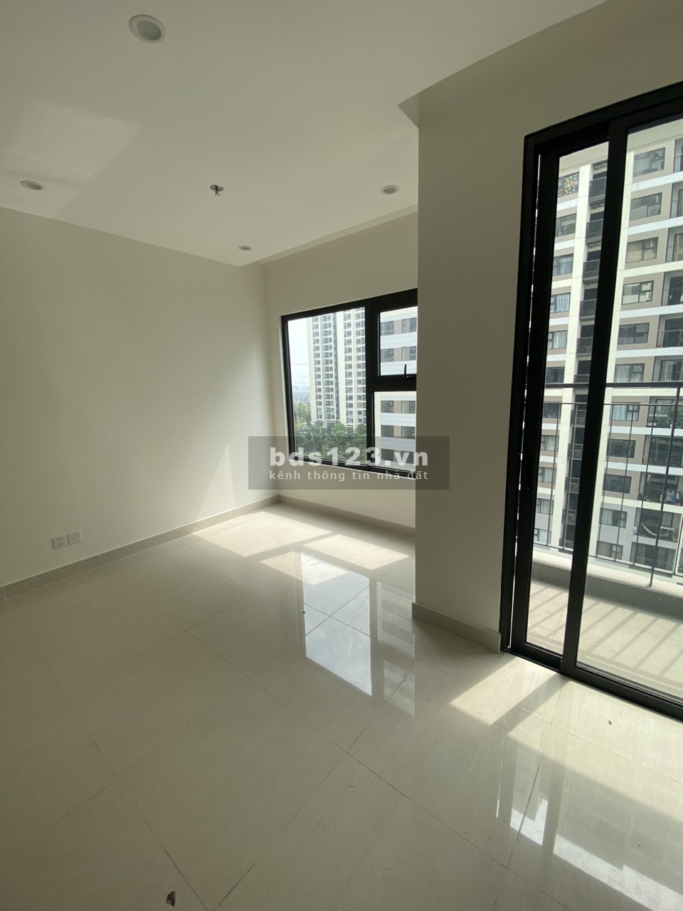Cho thuê căn hộ 65m2 tầng 7 Origami Vinhomes Grand Park Thủ Đức