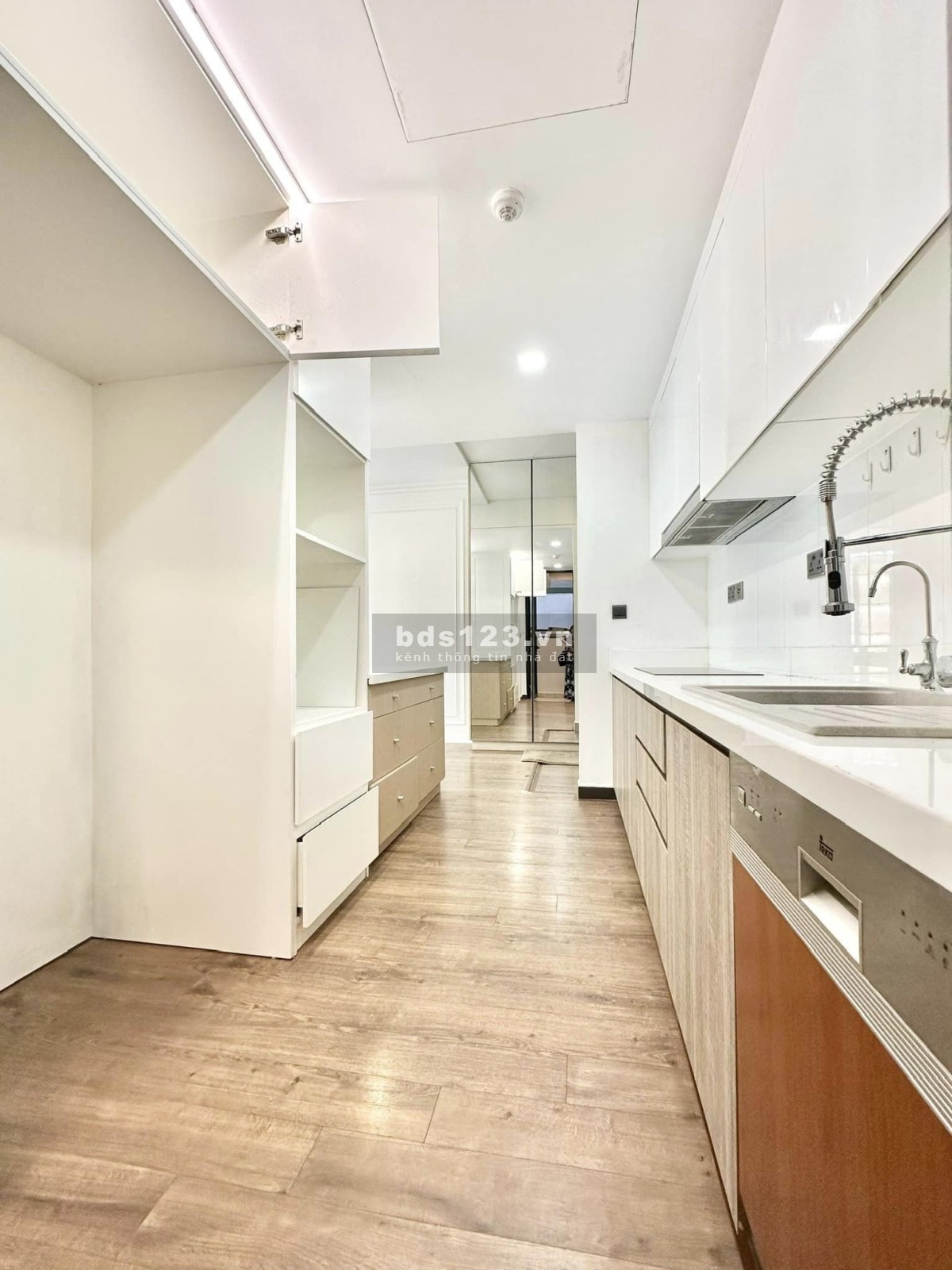 Nội thất cơ bản duy nhất tại căn hộ Feliz En Vista. 2PN - 85m2 - 18 tr/th. Lh em Tâm: 0902.0506.43