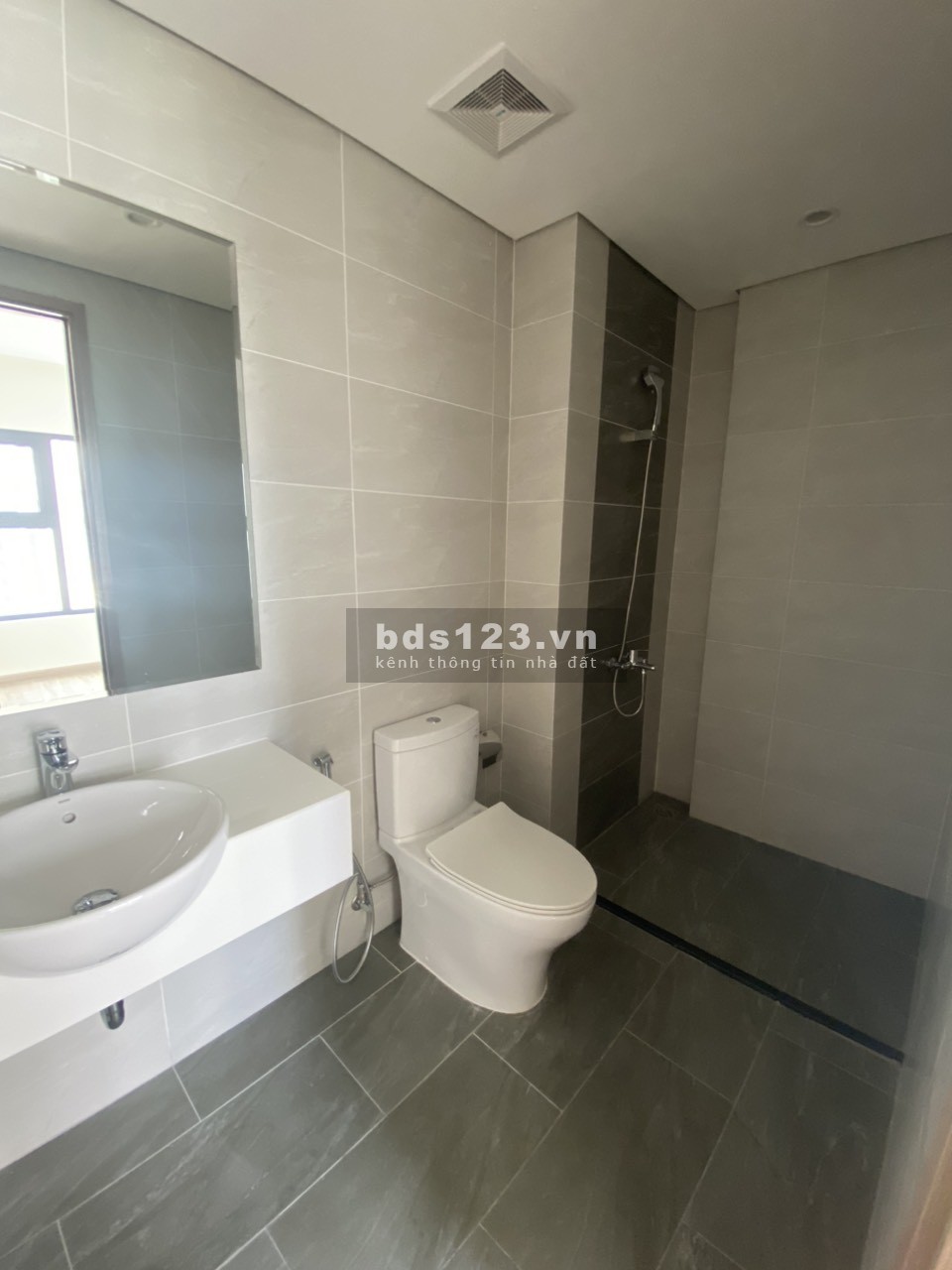 Cho thuê căn hộ 65m2 tầng 7 Origami Vinhomes Grand Park Thủ Đức