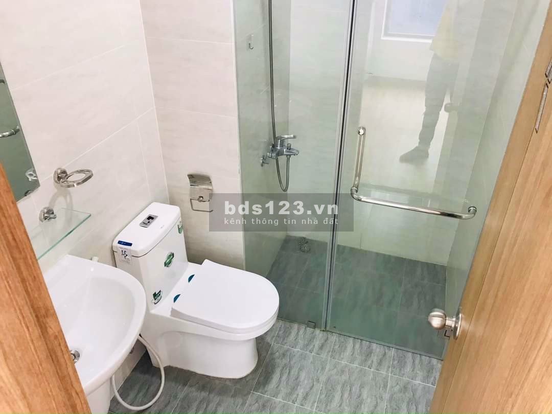 Bán căn hộ Bcons miền đông view hồ bơi