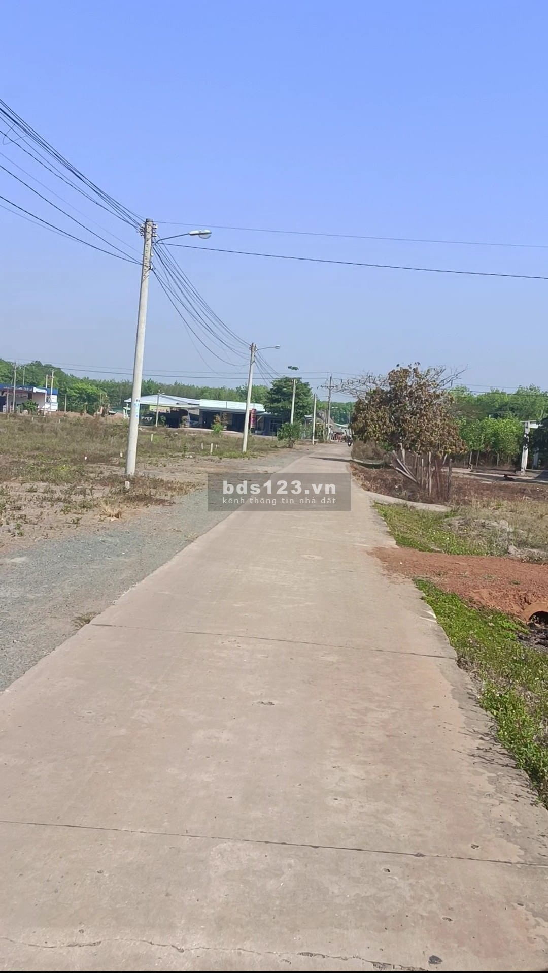 Chính chủ cần bán đất ngộp, thổ cư 100m, nằm giữa 2 khu công nghiệp lớn, tiềm năng phát triển cao