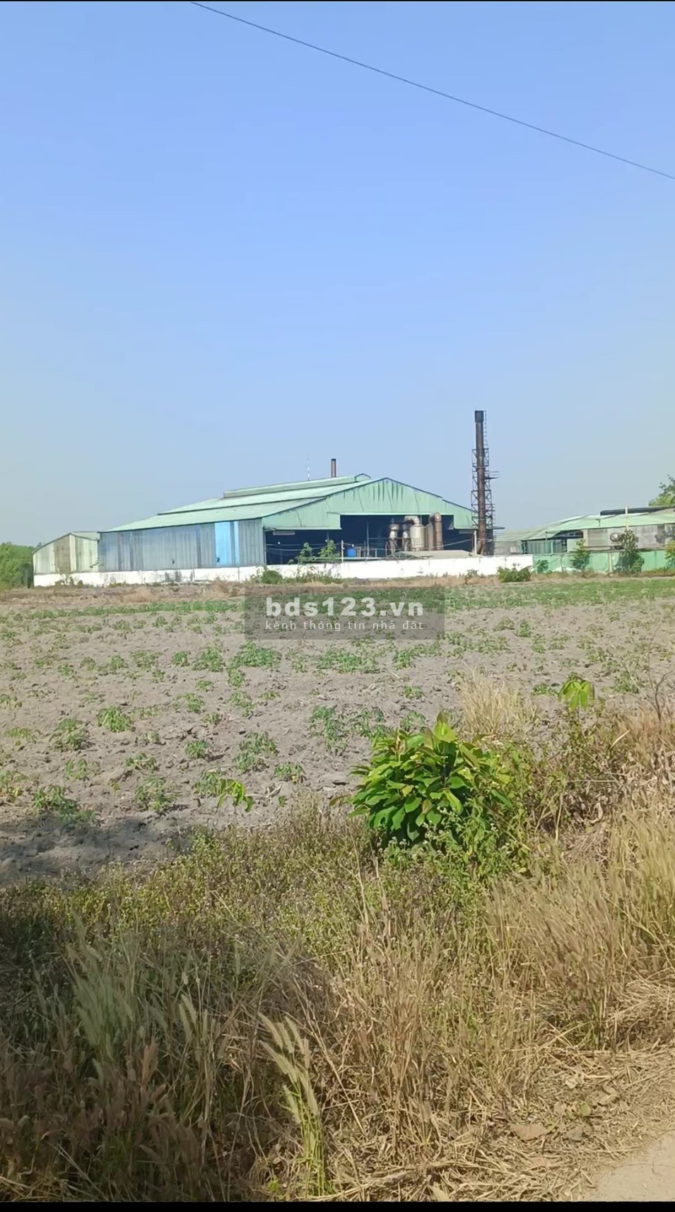 Chính chủ cần bán đất ngộp, thổ cư 100m, nằm giữa 2 khu công nghiệp lớn, tiềm năng phát triển cao
