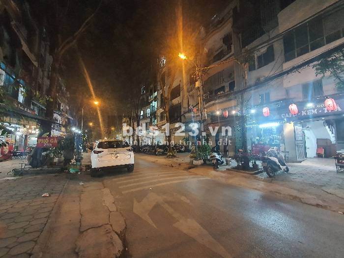Chủ nhà cần bán gấp, nhà ngay ngã tư, ô tô tránh thoải mái, chỉ 5.15 tỷ