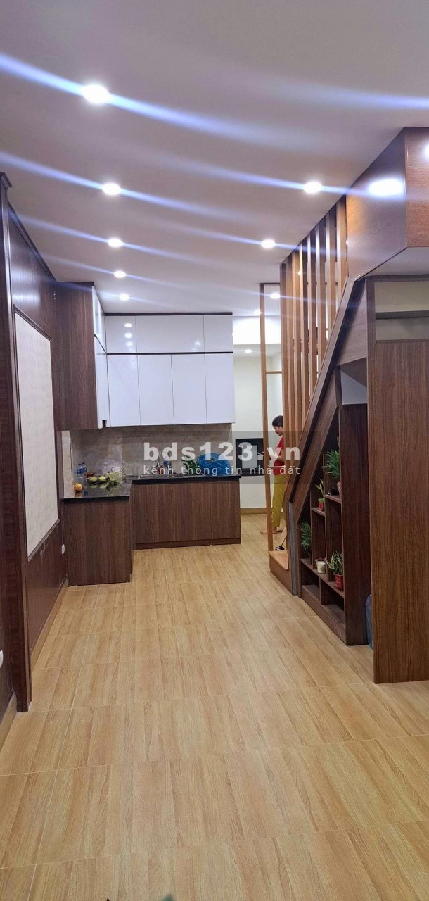 cần bán nhà 4 tầng mễ trì thượng- nam từ liêm 46M- 3,7 tỷ gần oto