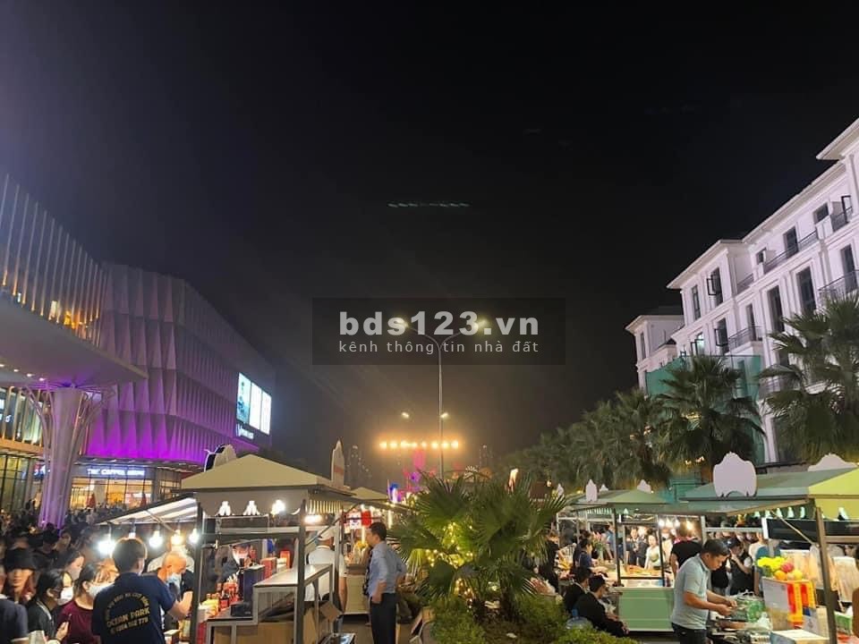 Siêu hiếm căn studio ( Full đồ ) view bể bơi chỉ còn 890 triệu VHOP LH : 0974.878.790