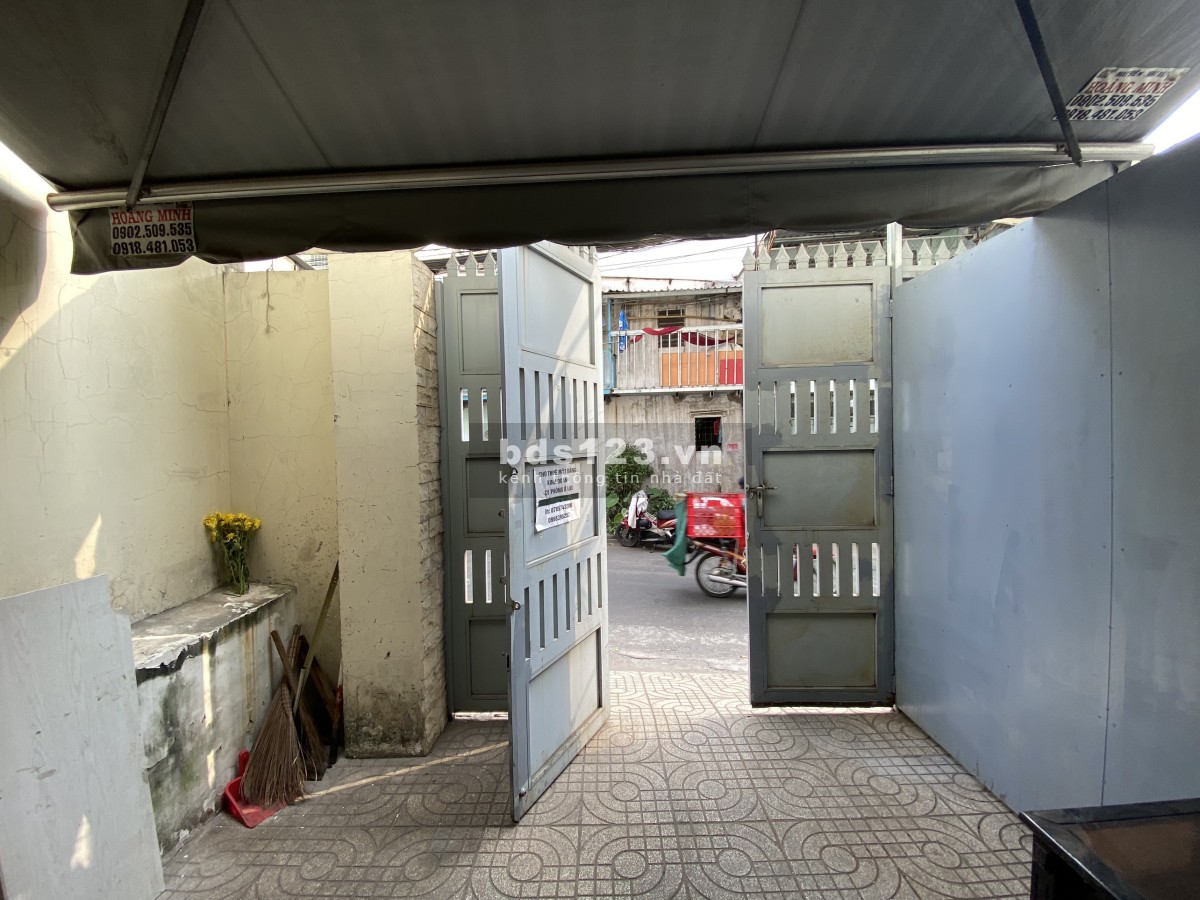 Bán mặt bằng kinh doanh 50m2 đường Tô Hiệu có chỗ ở lại quận Tân Phú