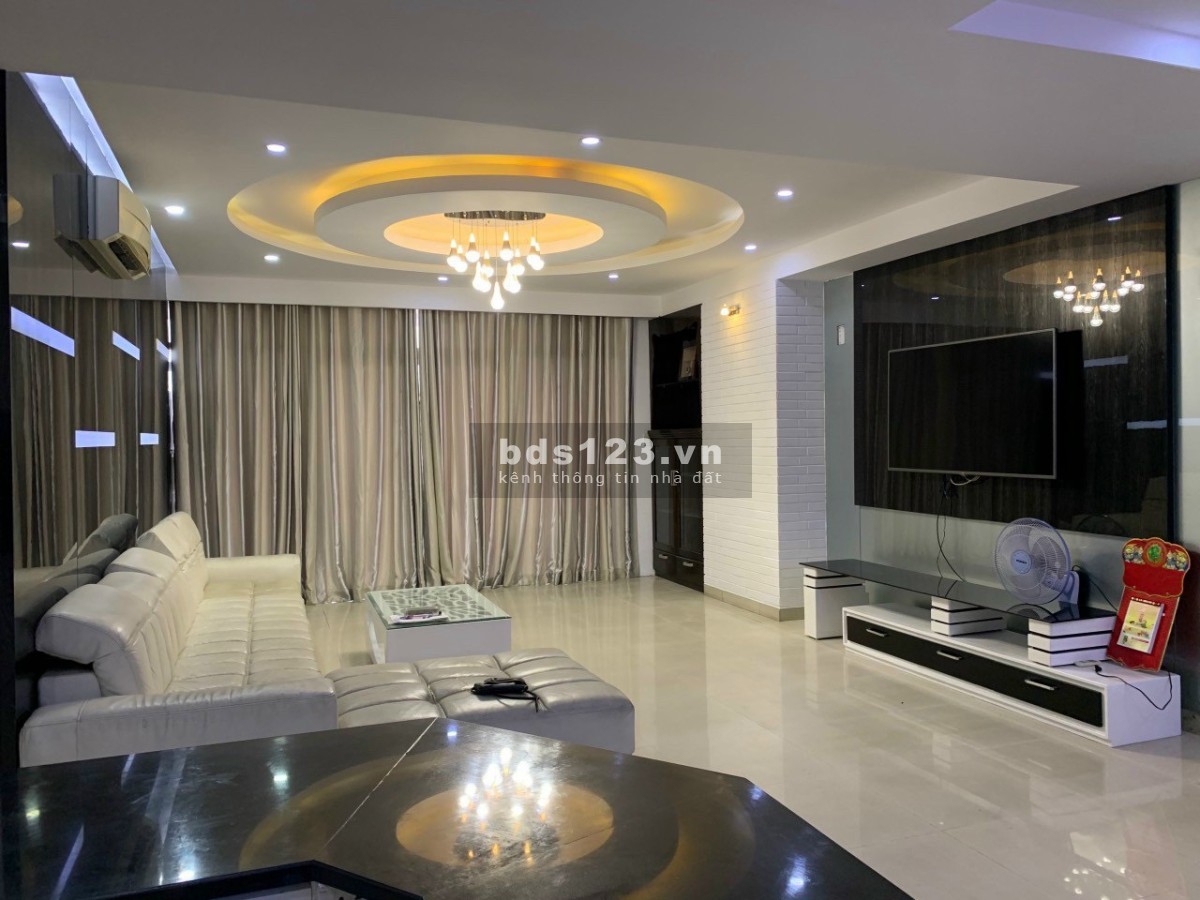 Chính chủ cần bán căn hộ 144 m2 Phú Nhuận, mặt tiền đường Phan Đăng Lưu, sổ hồng đầy đủ, giá 6.49 tỷ
