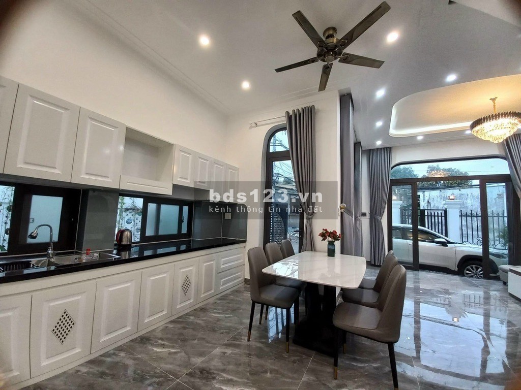 Bán biệt thư đẹp siêu rẻ ngay bến xe Trung tâm TP Đà Nẵng, 120m2, 4.2 tỷ