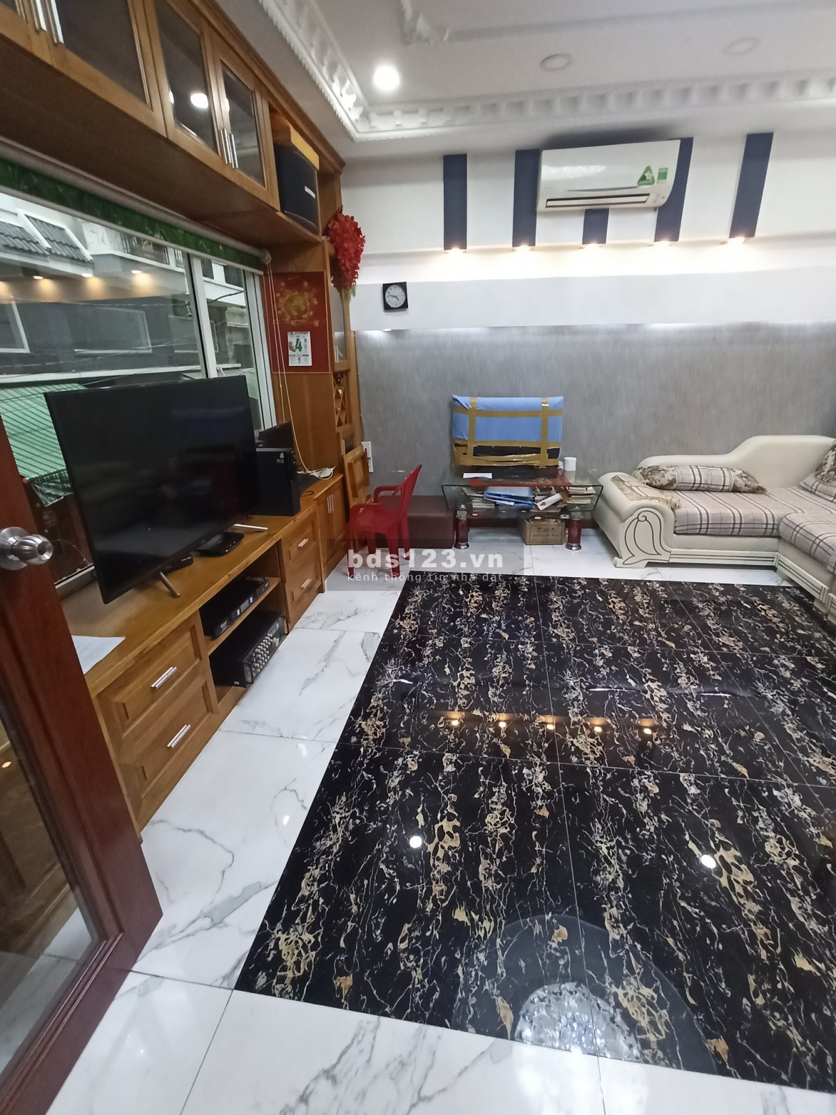 Bán nhà hẻm xe hơi ở Cống Lỡ, Tân Bình, 4.8 x 12.5, 5 tầng, tặng hết nội thất, giá 8.35 tỷ.