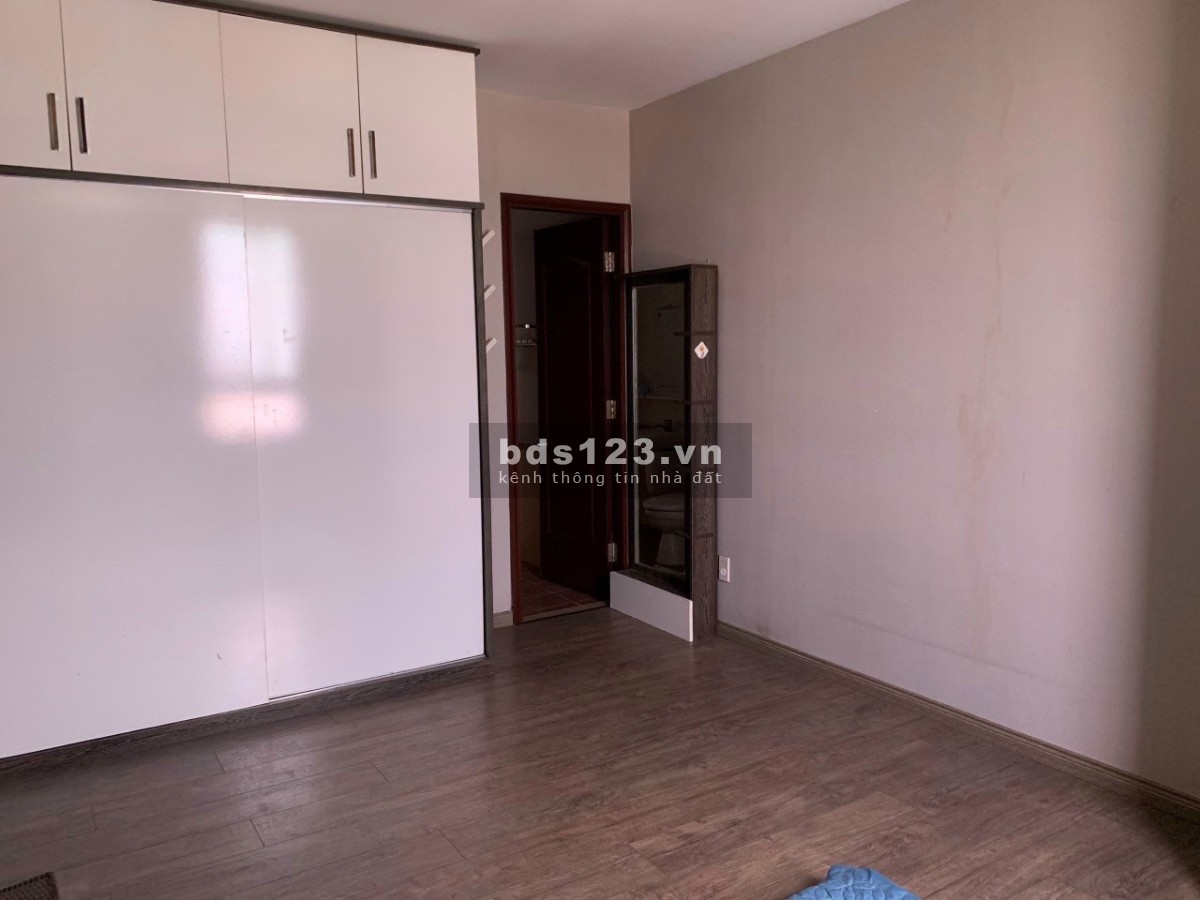 Chính chủ cần bán căn hộ 144 m2 Phú Nhuận, mặt tiền đường Phan Đăng Lưu, sổ hồng đầy đủ, giá 6.49 tỷ