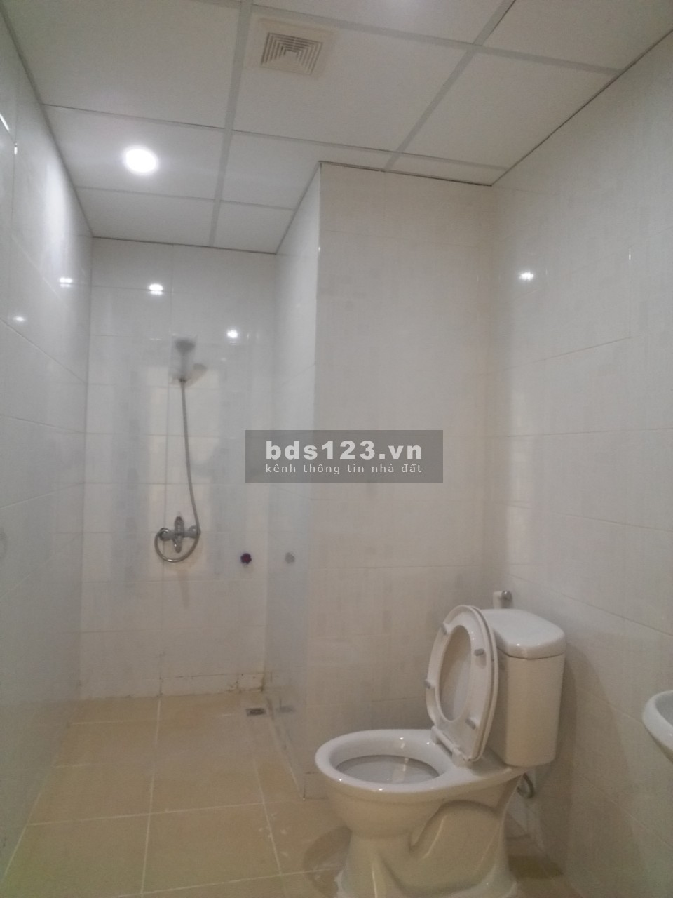 Cho thuê căn hộ chung cư 4 phòng ngủ 156m2 toà CT2 Xuân Phương Quốc Hội