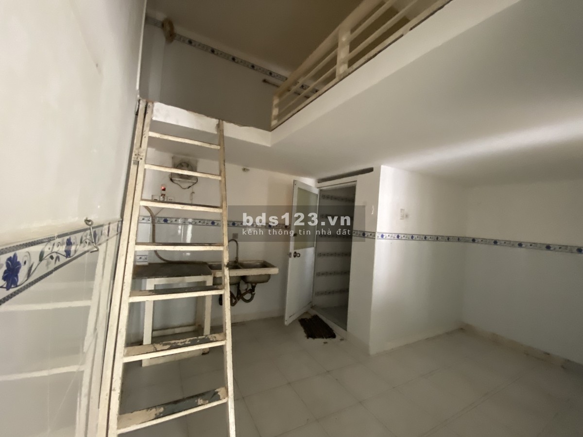 Bán mặt bằng kinh doanh 50m2 đường Tô Hiệu có chỗ ở lại quận Tân Phú