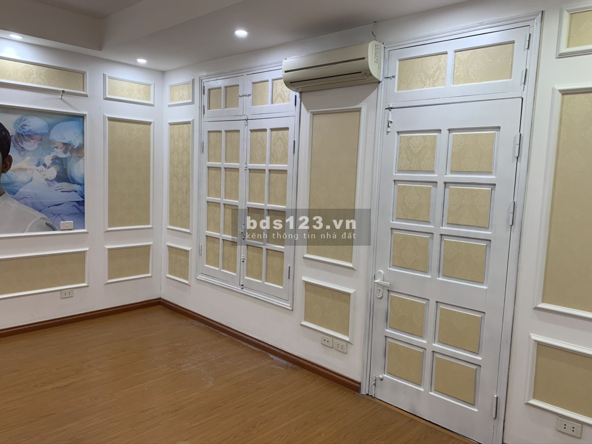 Bán nhà hiếm đẹp 3 thoáng ô tô tránh, dừng đỗ, ở cho thuê kinh doanh đều tốt LH: 0812291881