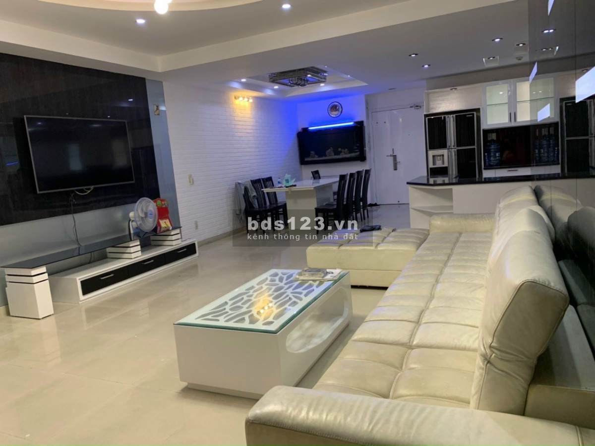 Chính chủ cần bán căn hộ 144 m2 Phú Nhuận, mặt tiền đường Phan Đăng Lưu, sổ hồng đầy đủ, giá 6.49 tỷ