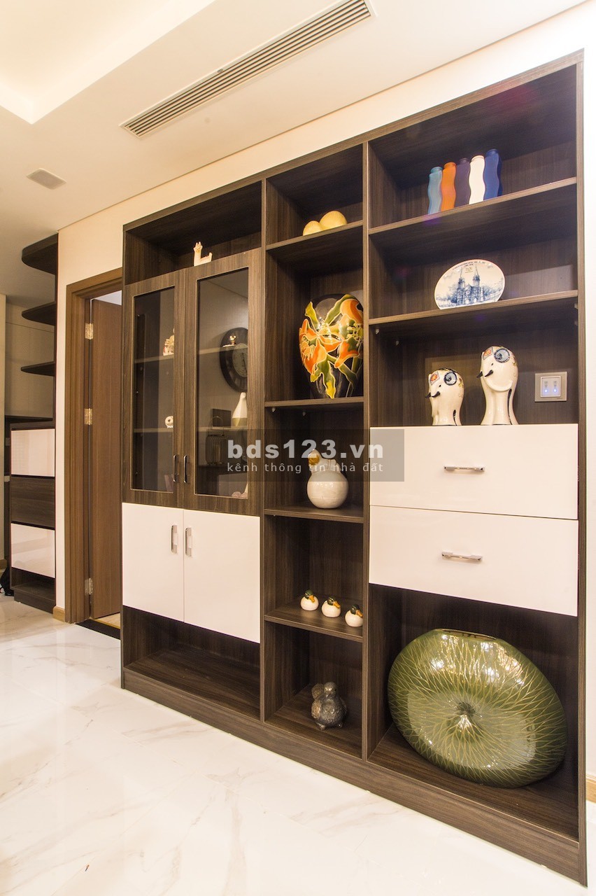 Cho thuê căn hộ Vinhomes Central Park 1-2-3-4pn, Penhouse, và tòa Landmark 81. Liên hệ: 0888662828