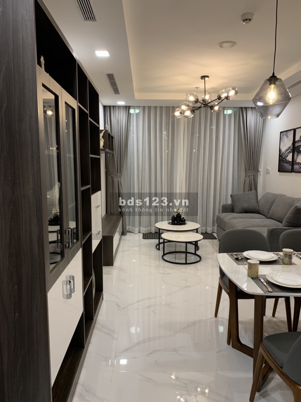 Cho thuê căn hộ Vinhomes Central Park 1-2-3-4pn, Penhouse, và tòa Landmark 81. Liên hệ: 0888662828