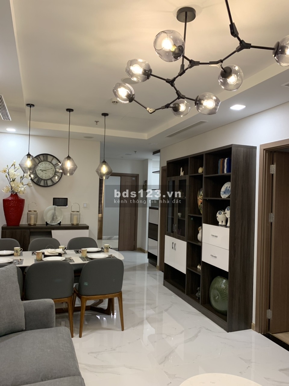 Cho thuê căn hộ Vinhomes Central Park 1-2-3-4pn, Penhouse, và tòa Landmark 81. Liên hệ: 0888662828