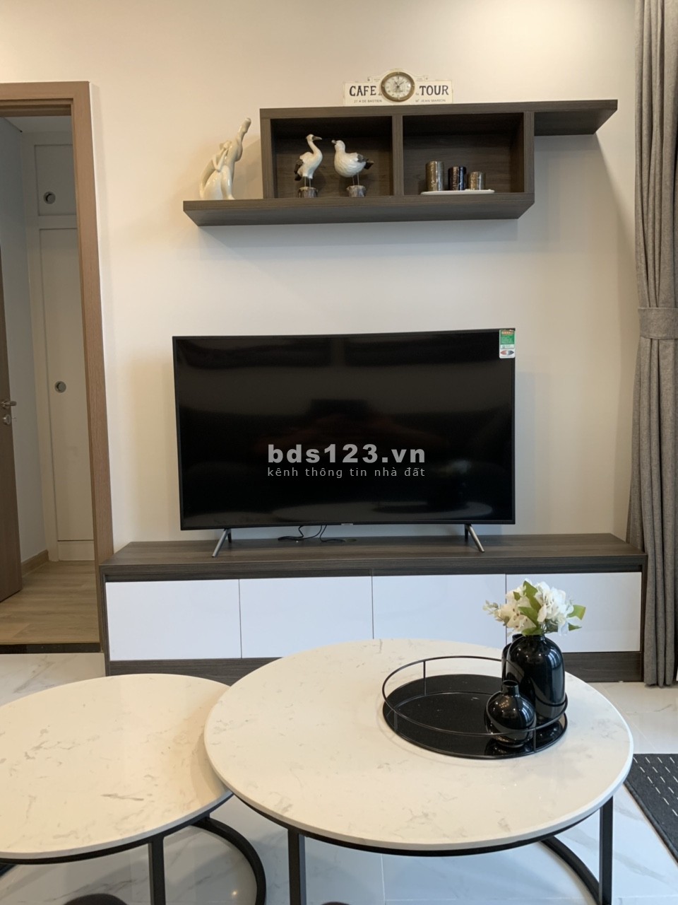 Cho thuê căn hộ Vinhomes Central Park 1-2-3-4pn, Penhouse, và tòa Landmark 81. Liên hệ: 0888662828