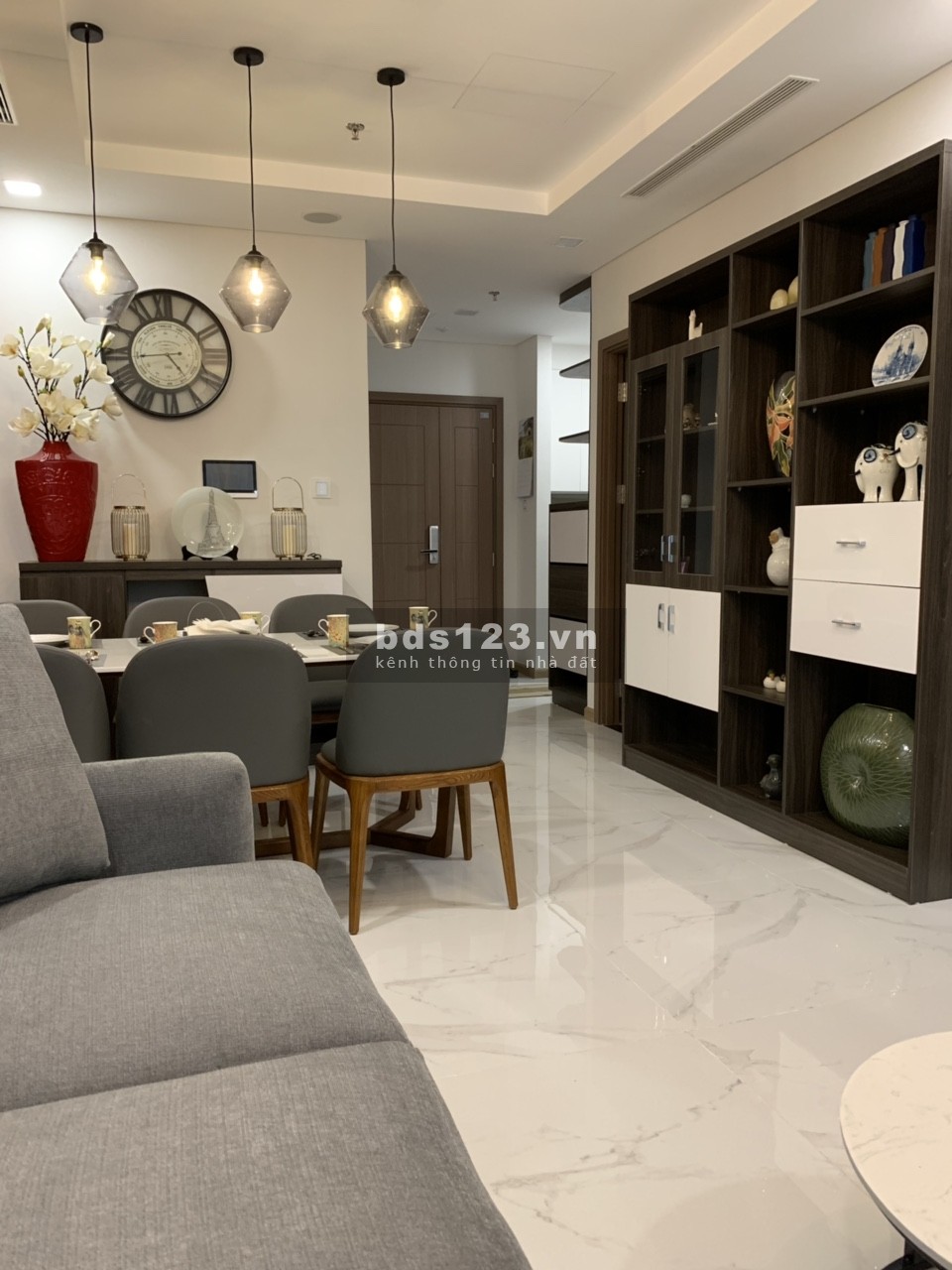Cho thuê căn hộ Vinhomes Central Park 1-2-3-4pn, Penhouse, và tòa Landmark 81. Liên hệ: 0888662828