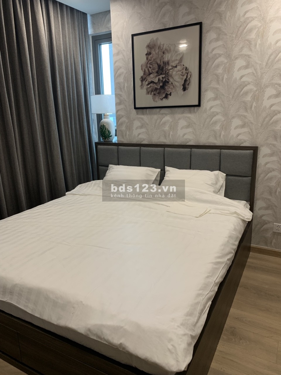 Cho thuê căn hộ Vinhomes Central Park 1-2-3-4pn, Penhouse, và tòa Landmark 81. Liên hệ: 0888662828