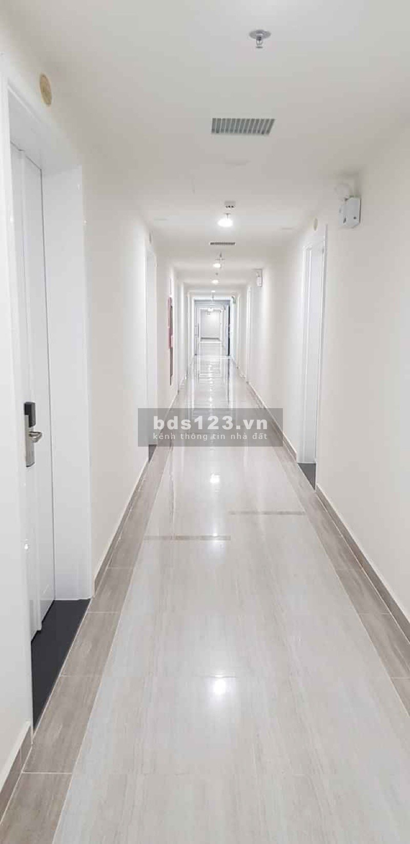 Cho thuê 1pn 1wc có nội thất 8 triệu, vào ở liền - Moonlight Boulevard, Bình Tân. Lh: 0938308438