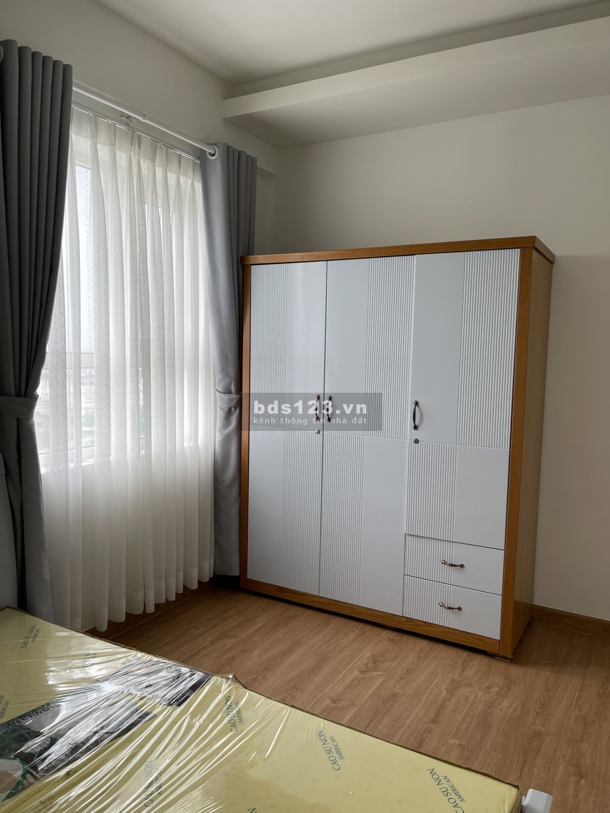 Cho thuê 1pn 1wc có nội thất 8 triệu, vào ở liền - Moonlight Boulevard, Bình Tân. Lh: 0938308438